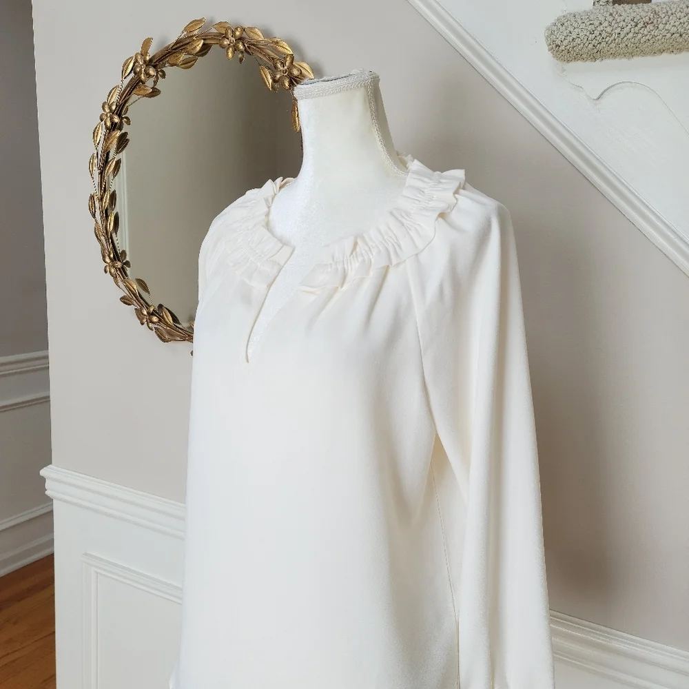 🆕 J Crew Drapey Ruffleneck Top Blouse Ivory small